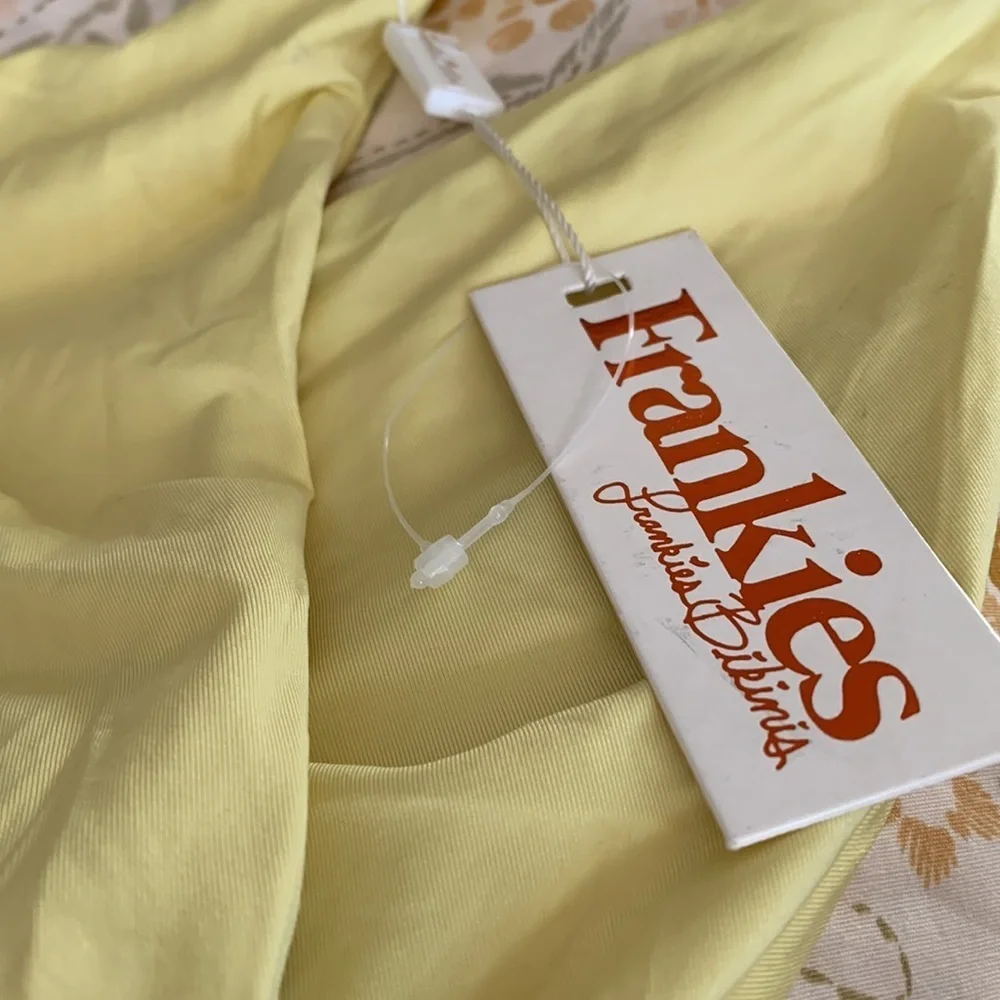 Frankies bikinis “Giselle” bottoms in daffodil xl tags attached